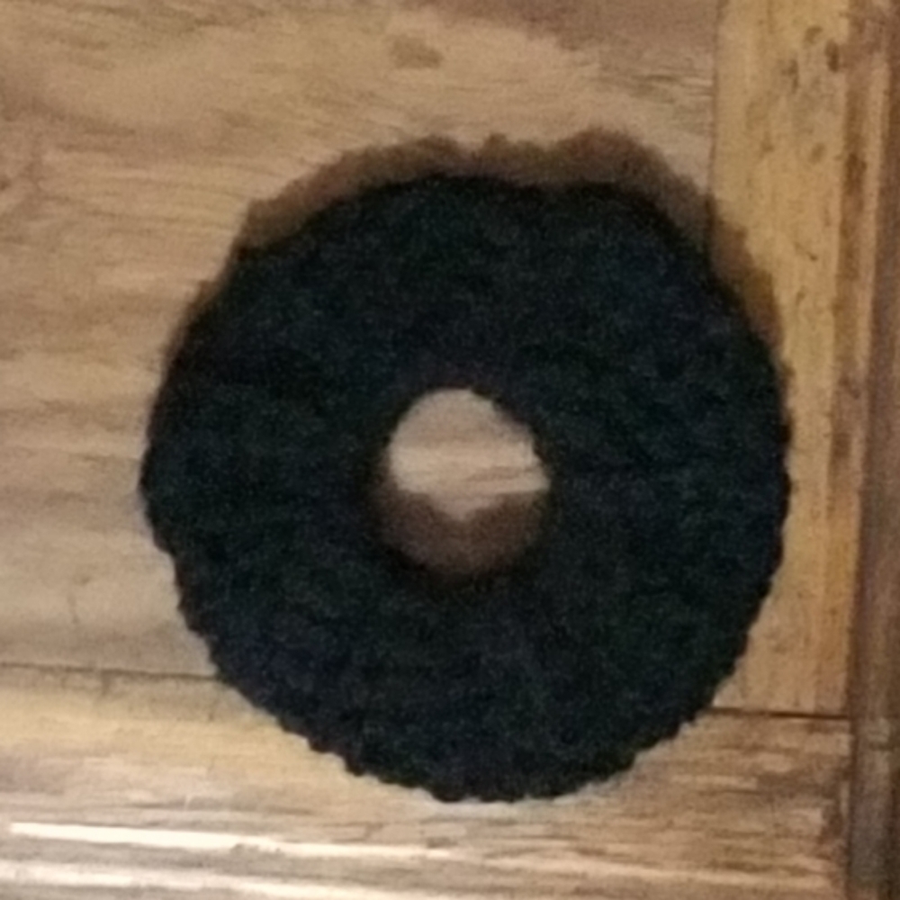 Crochet Puff Scrunchie - Picture 4 of 4